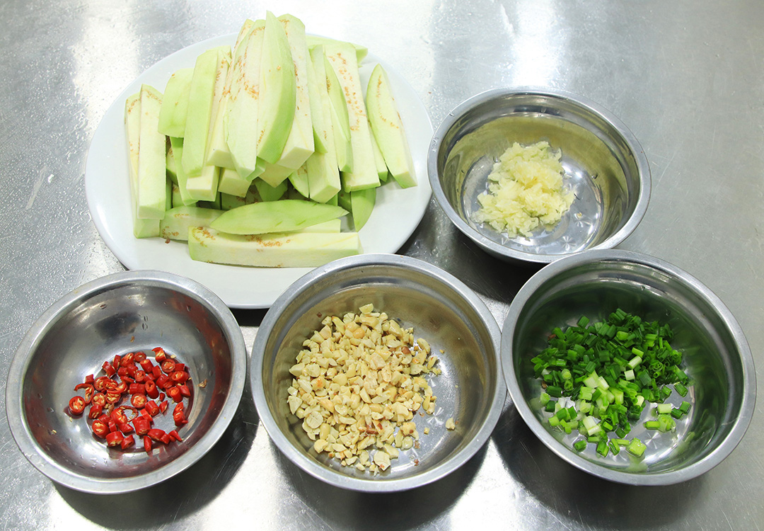花生配什么菜最好吃，教你5种不同做法，鲜香美味，顿顿吃光盘