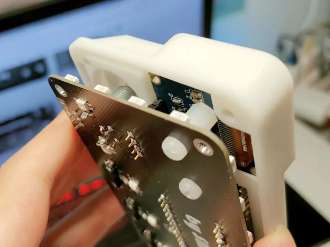 帅小伙花30块钱做了个小键盘，还开源了