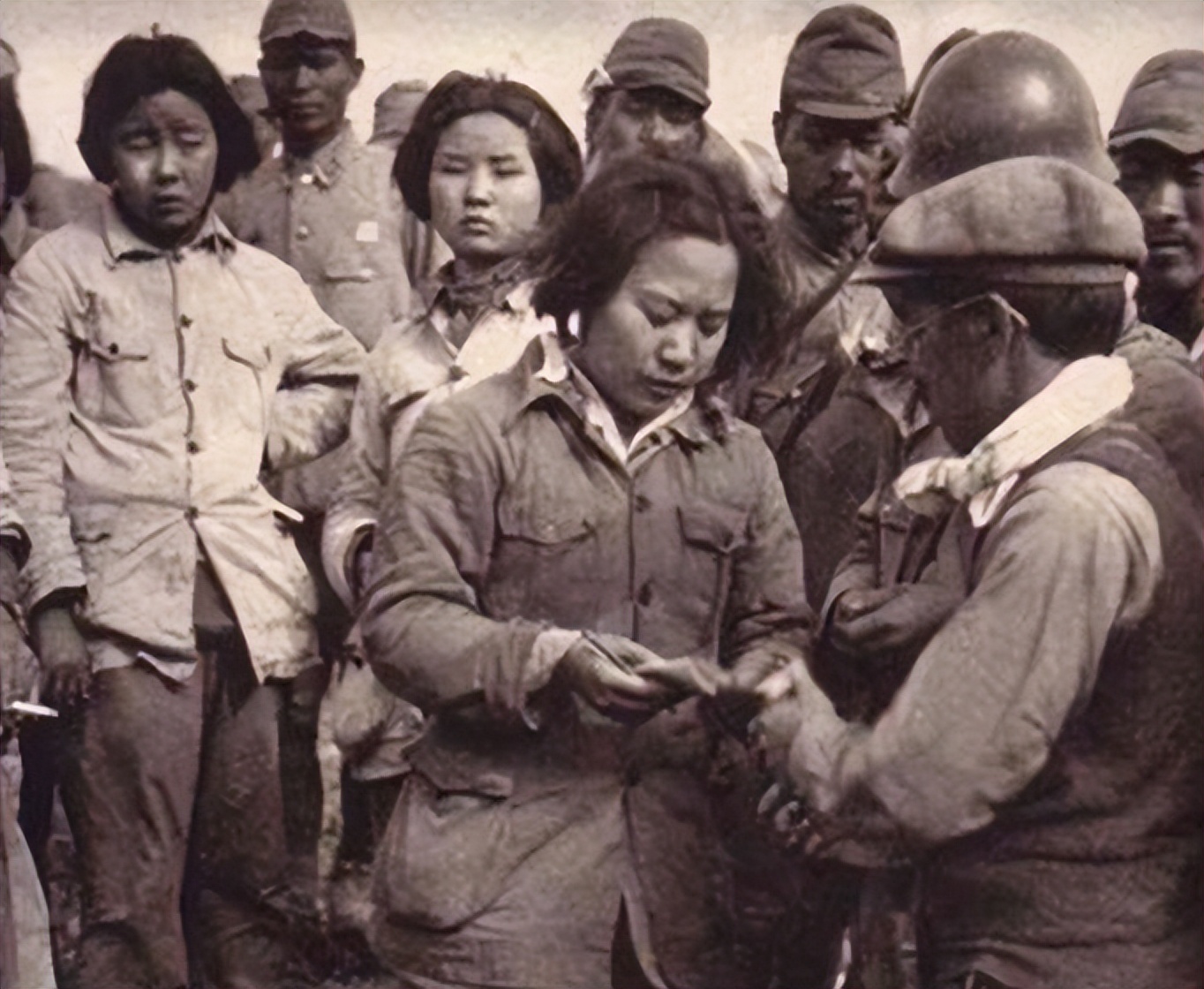 上甘岭唯一女兵现状,上甘岭战役女兵照片