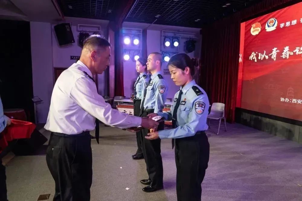 閾佽瀛﹀瓙璇楄瘝澶т細,鑷存暚鍏畨姘戣璇楄瘝