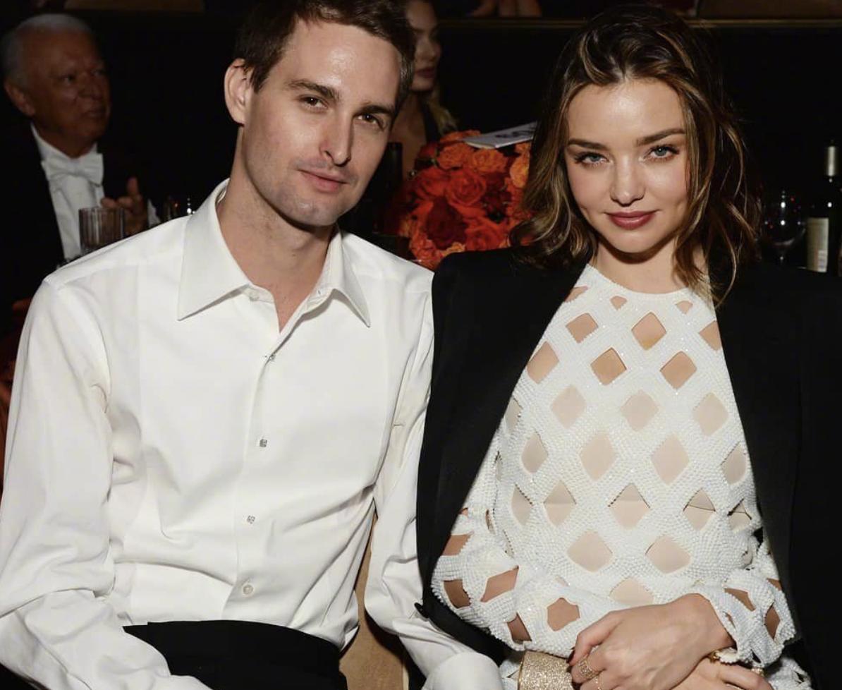 维密米兰达可儿生三胎,维密名模二婚