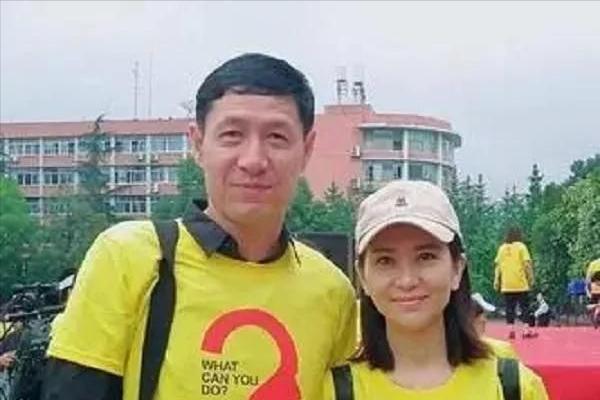 黎兵妻子甘萍现状,甘萍与黎兵现居成都吗