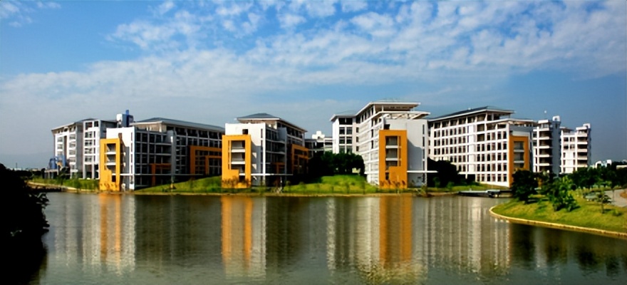 不忘初心广东医科大学,立志立德求真求精校训