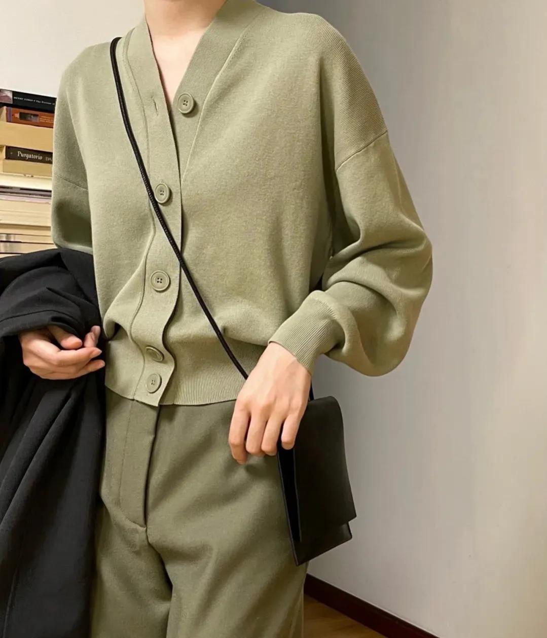 为什么优衣库门店的衣服合身,为什么优衣库的衣服洗了没味道