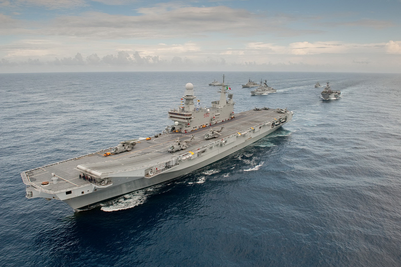 无畏反潜巡洋舰,无畏级大型反潜舰图片