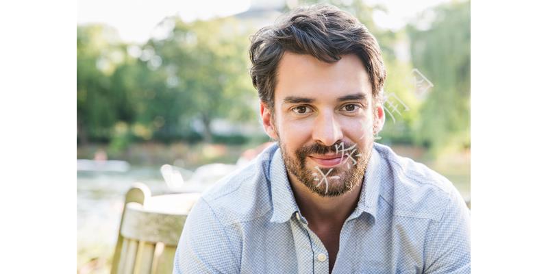 分家时大伯把烂滩地全给我爸，如今这里建高速，大伯肠子都悔青了