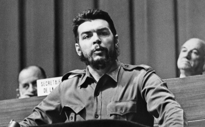 格瓦拉：访华时被周总理批评，兵败被捕后，杀手喝酒壮胆才敢行刑