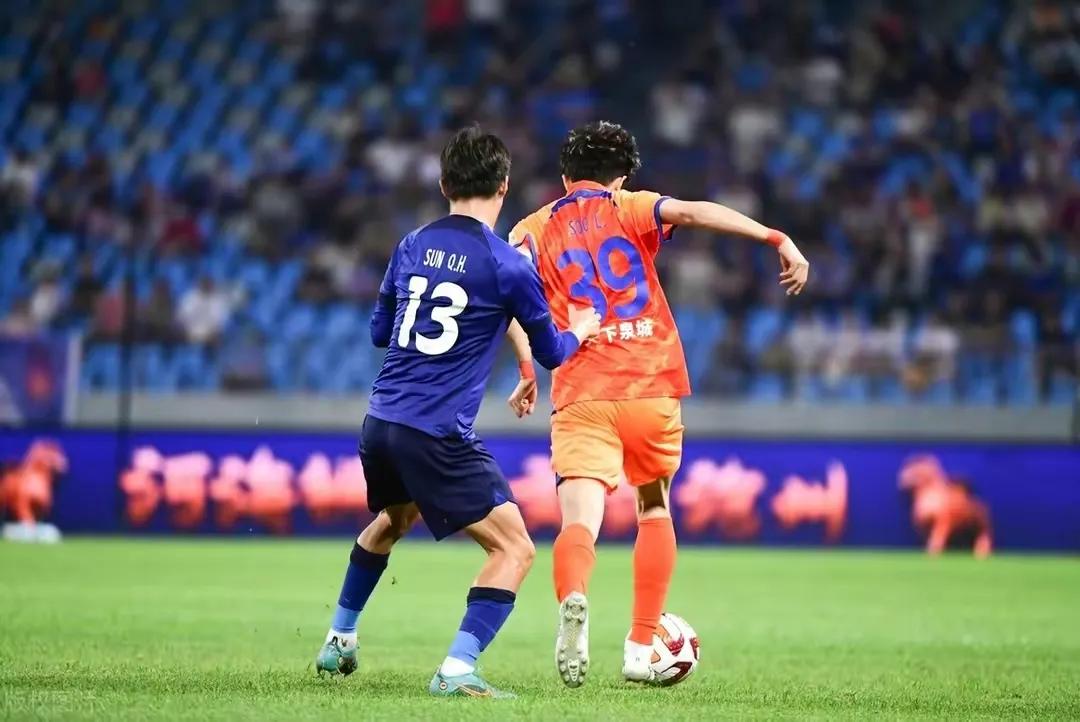 1:1，单场两次争议判罚，山东泰山四轮不胜，老牌劲旅真要保级吗