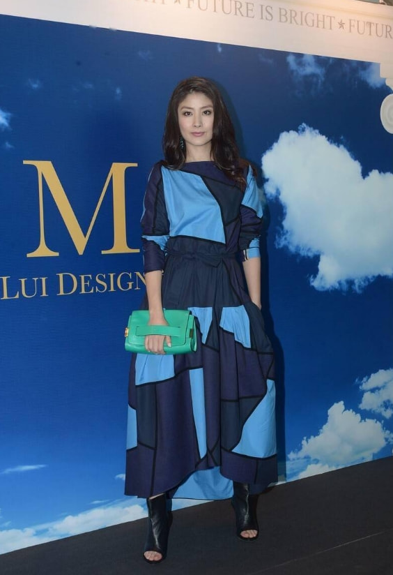 别再削骨追求“瓜子脸”了,6位方脸女星告诉你,国字脸才真扛老