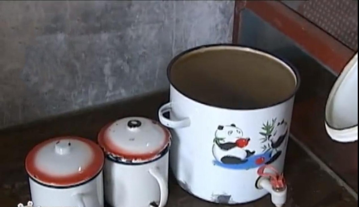 14岁少年异于常人24小时的喝水量,牛饮男孩完整版