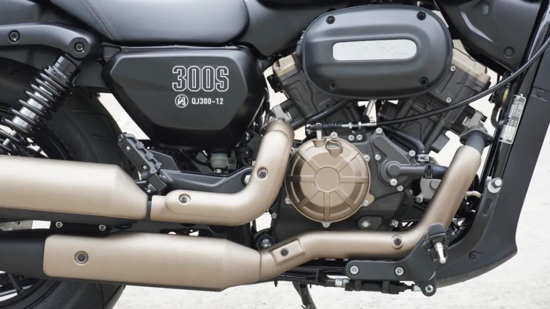 国产300复古巡航车有几款,座高690美式巡航摩托