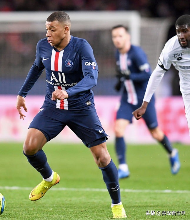 世界足球收入最多的球员排名2015,世界十大足球运动员收入