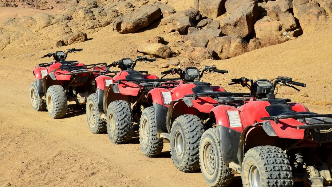 跳伞意外保险赔吗,跳伞摔死了保险赔吗