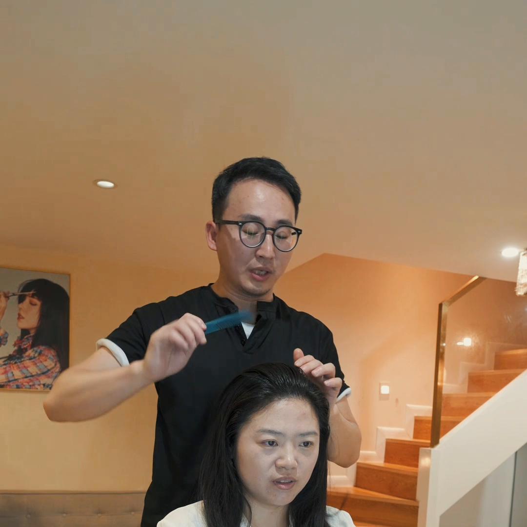 小姐姐想换个甜美修饰脸型的发型,男士发型设计与脸型搭配适合圆脸