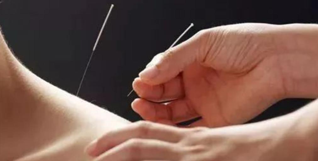 肩膀酸痛是不是糖尿病引起的,肩膀酸麻无力是肩周炎的症状吗