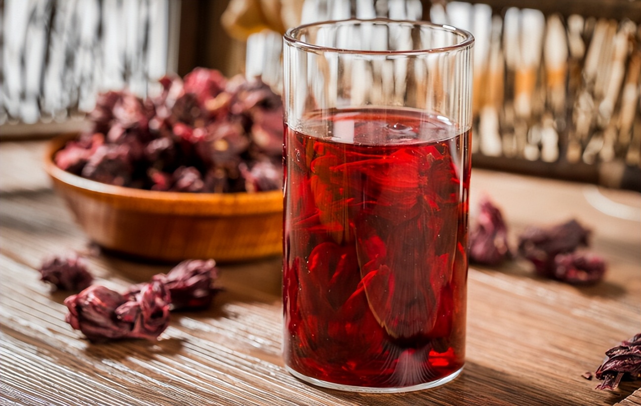 秋冬美白喝什么茶好呢女性,冬季喝什么茶让皮肤细腻光滑白嫩