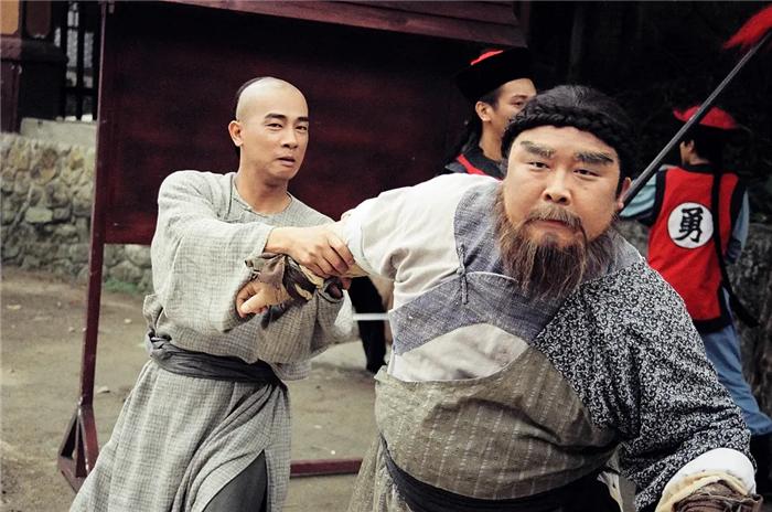 郑则仕洪金宝完整版,洪金宝和郑则仕是什么关系