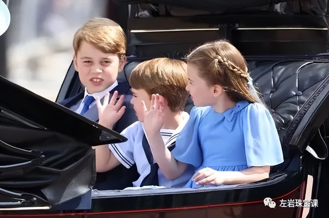 左岩:70周年!女王时尚永不出错的秘籍!大揭秘