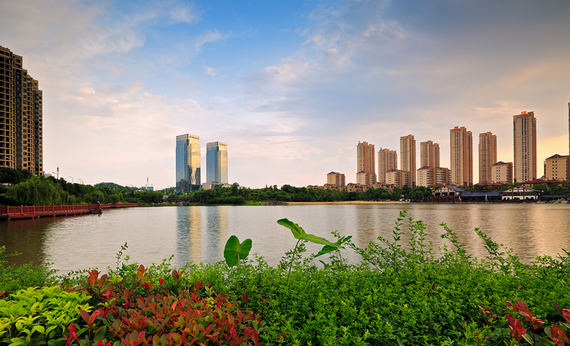 乘势而上开新局砥砺奋进谱新篇,乘势而上开新局接续奋斗启新程