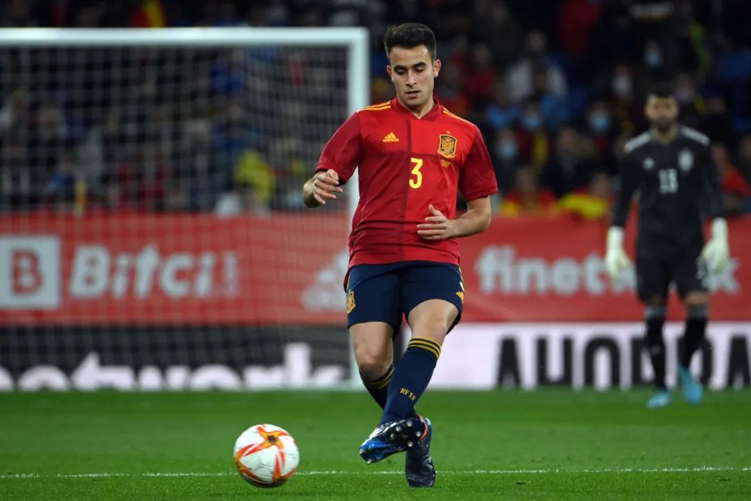 西班牙对巴萨,西班牙球队布局