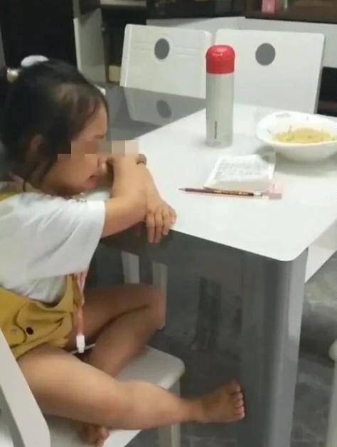 “梓涵”时代落幕，更为“奇葩”名字来了！老师：这完全在为难我