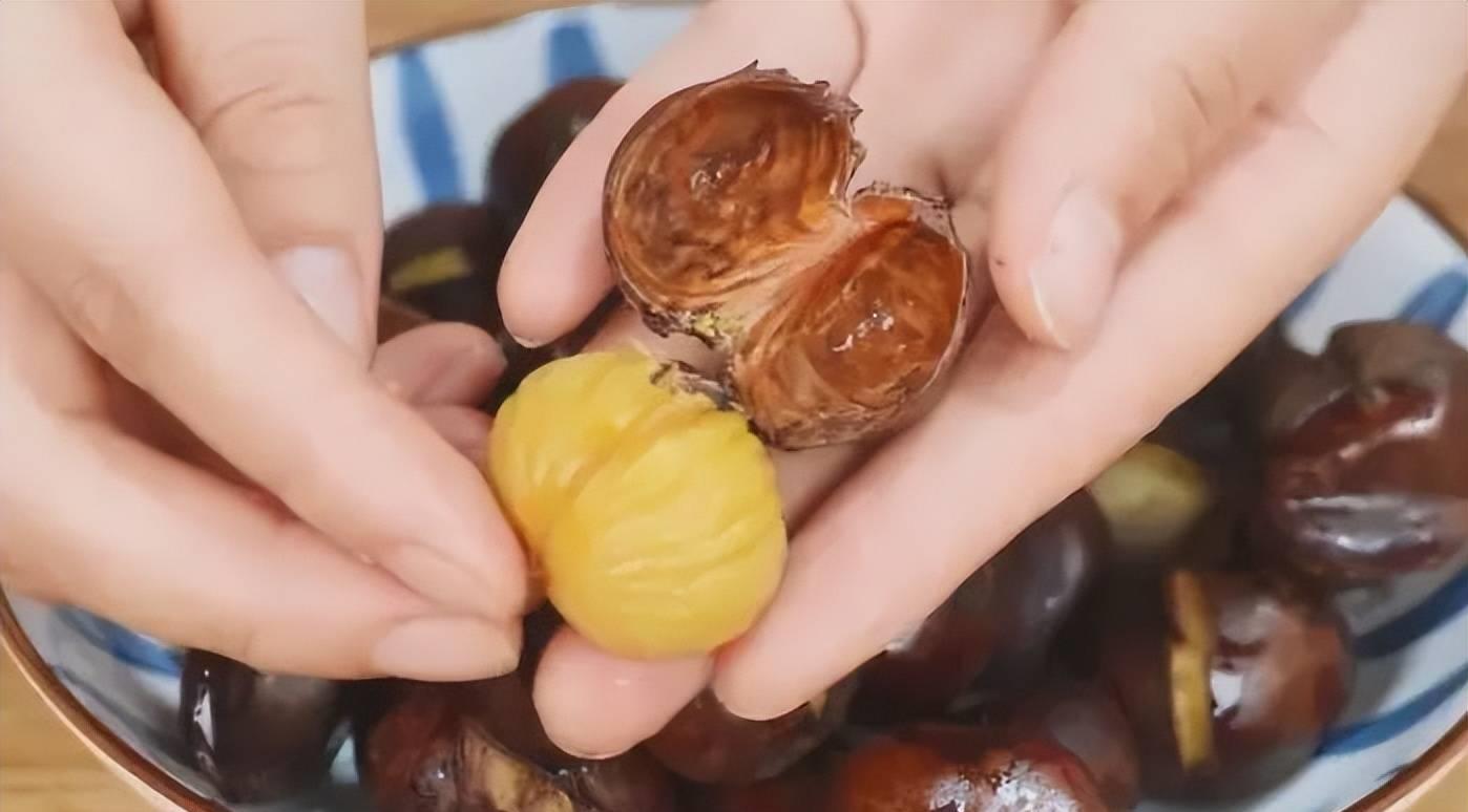 板栗壳难剥的做法,剥了硬壳的板栗的做法大全