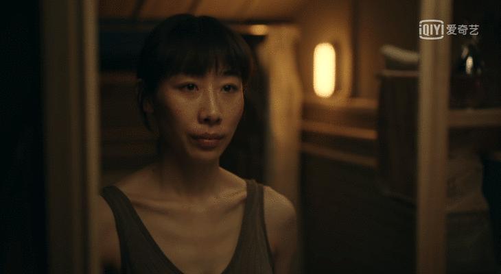 看一眼，只有1.3分，就知道是「神剧」没跑了