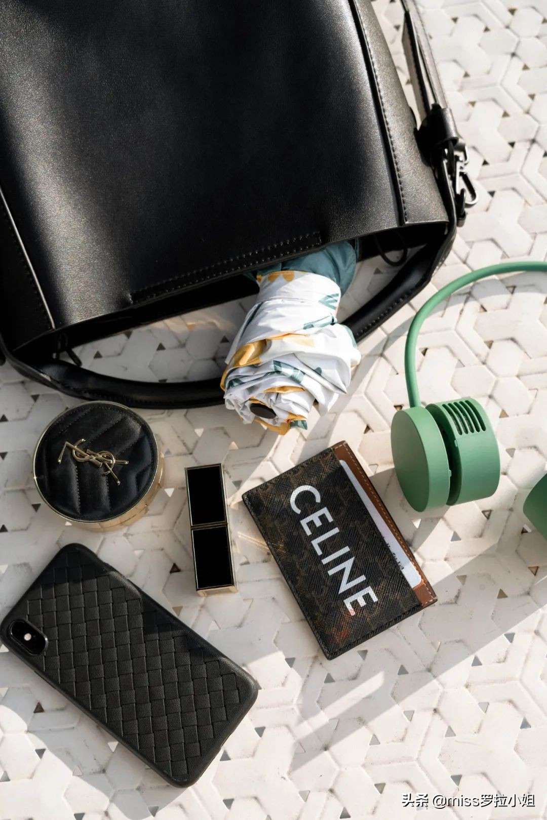 袁咏仪买名牌包包,袁咏仪同款小包