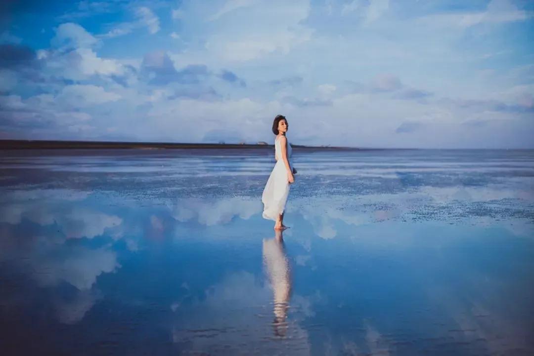 静而不争做一个淡泊中进取的女人,不惊不扰静而不争的女人很强大