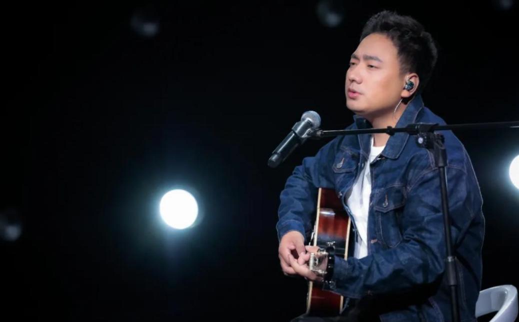 海来阿木怎么成名,海来阿木是怎么成为情歌之王的