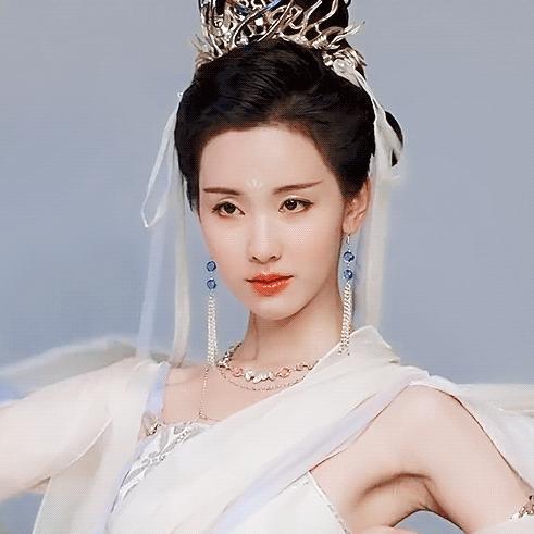 长月烬明仿妆怎么弄,长月烬明无滤镜妆容