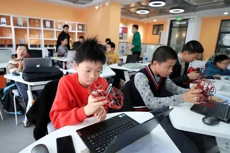 周末的快乐回来啦！徐汇区青少年活动中心线下开学，沉浸式体验