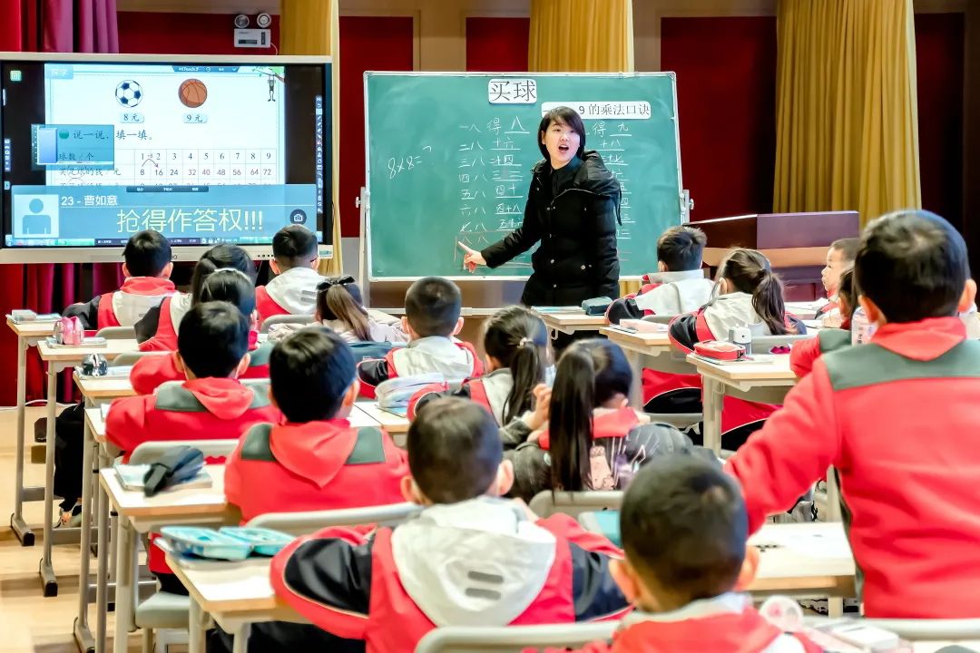 躬身精准研课堂，深耕笃行促成长｜新川外国语小学部教师示范课