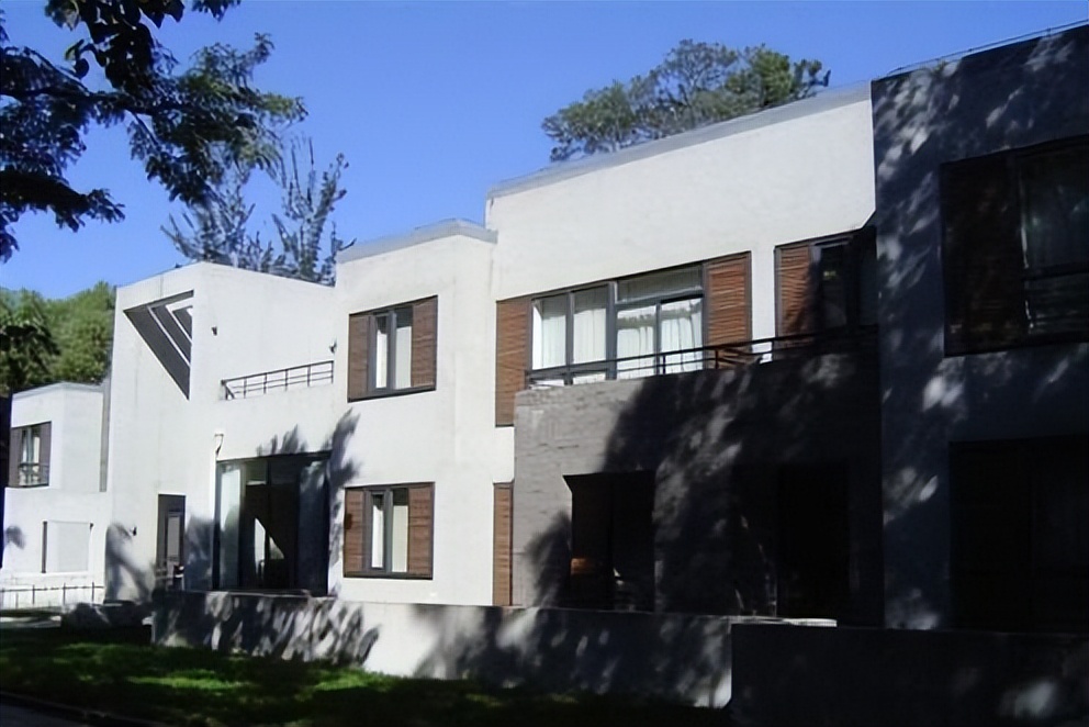 杨振宁翁帆慈善捐赠,杨振宁捐献珍贵资料是什么