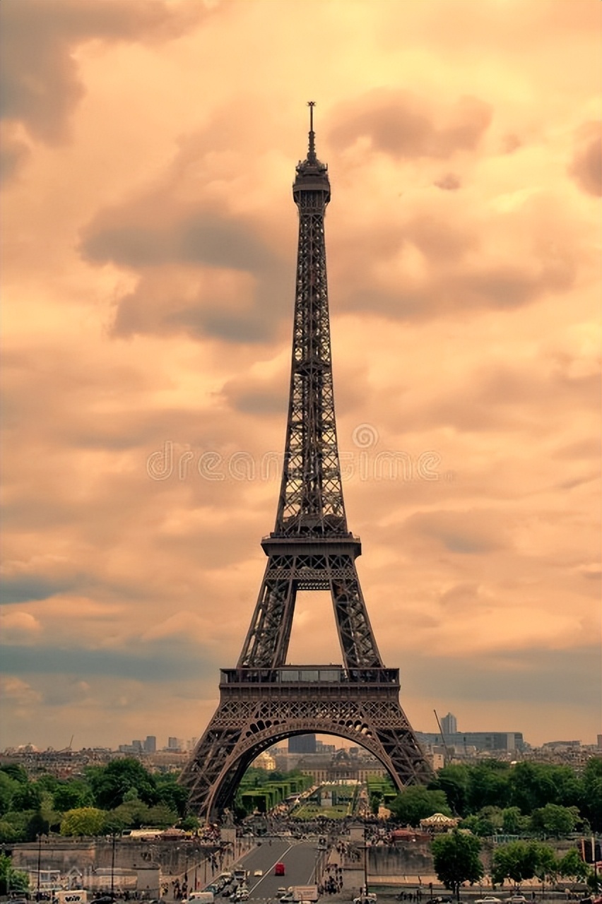 艾菲尔铁塔拍卖记