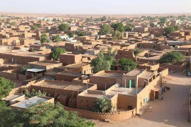 尼日尔是一个西非的内陆小国,一个穷得连饭都吃不上的国家