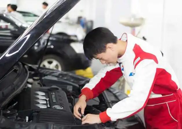 技校选什么专业容易找工作,技校比较吃香的专业