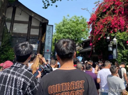 我们一行5人，五一从重庆出发，乘坐星际领航号，花费近9000元