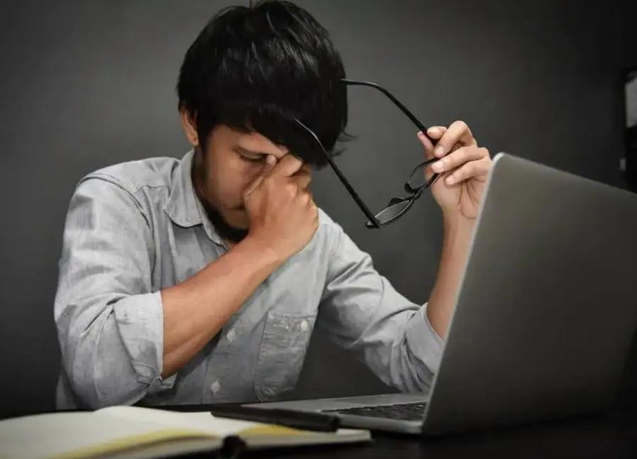 工作压力大总失眠，睡眠“不及格”咋办？5个小建议帮你睡个好觉