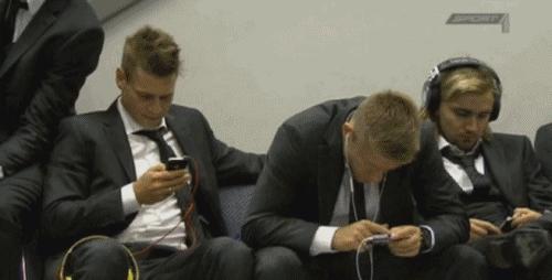 新国潮充电宝，​10000毫安大容量可充三四次，轻薄好携带