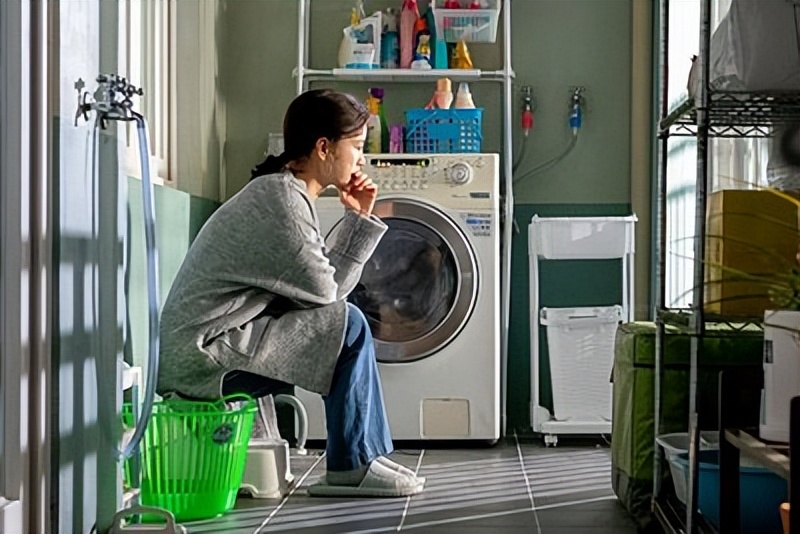 35岁二胎妈妈深夜哭了,35岁的二胎妈妈哭了