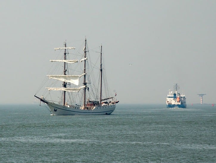 水手们揭示了他们在海上看到的最令人毛骨悚然的事情