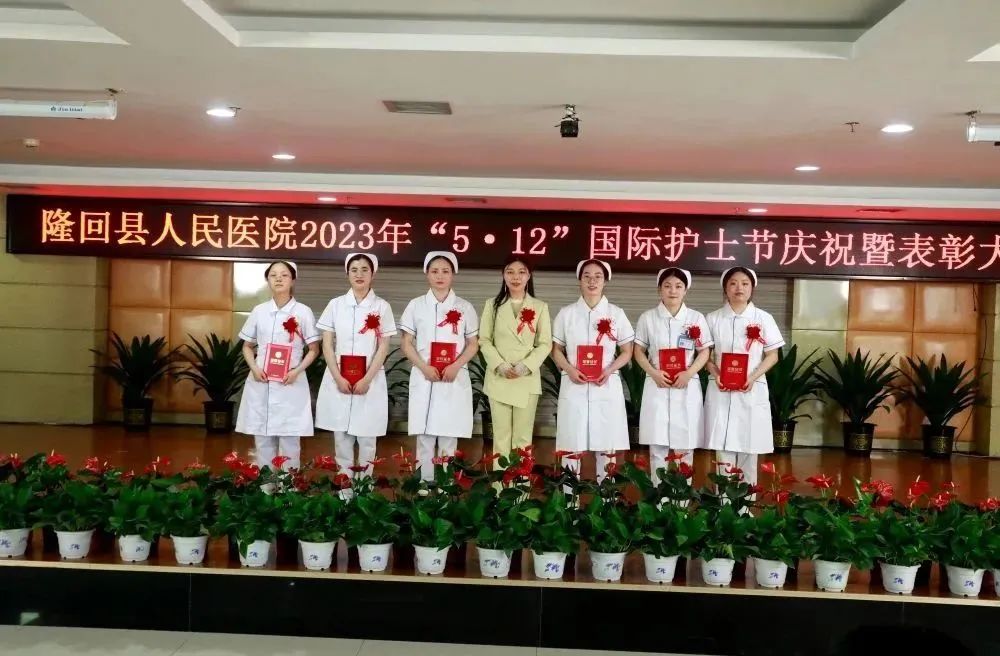 发展护士队伍改善护理服务的感悟,发展护士队伍改善护理服务1500字