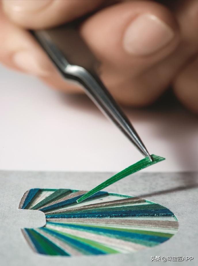 化朽木为神奇？比彩宝还高级？6大品牌25款木质珠宝，惊艳全场