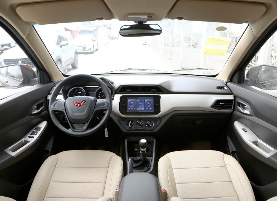 五菱宏光新款说明书,五菱宏光新款与老款区别