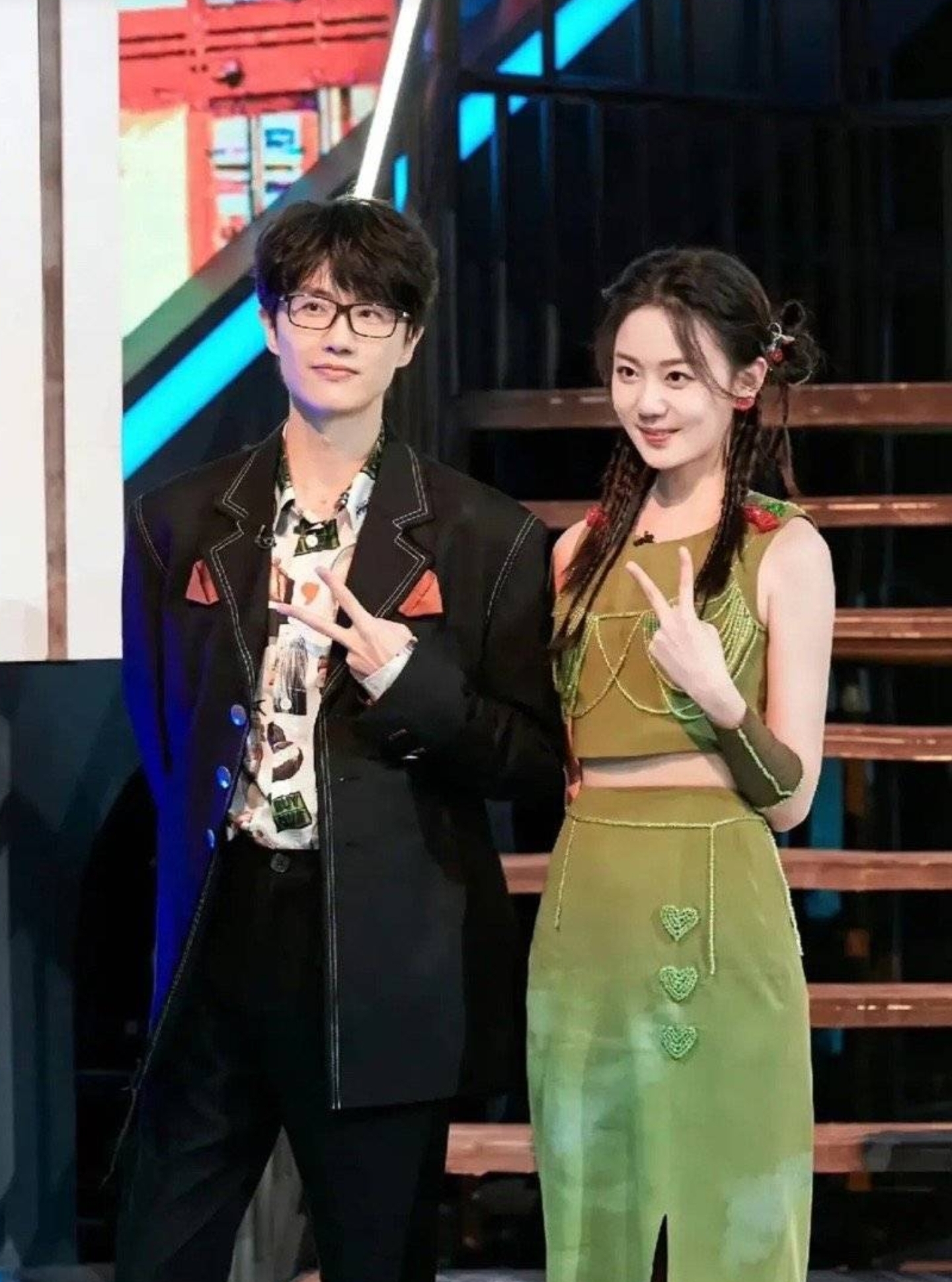 许嵩被曝人设崩塌聊天记录,许嵩疑回应睡粉传闻