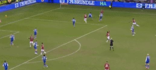 曼联0-3惨败纽卡赛后,曼联2-7惨败利物浦