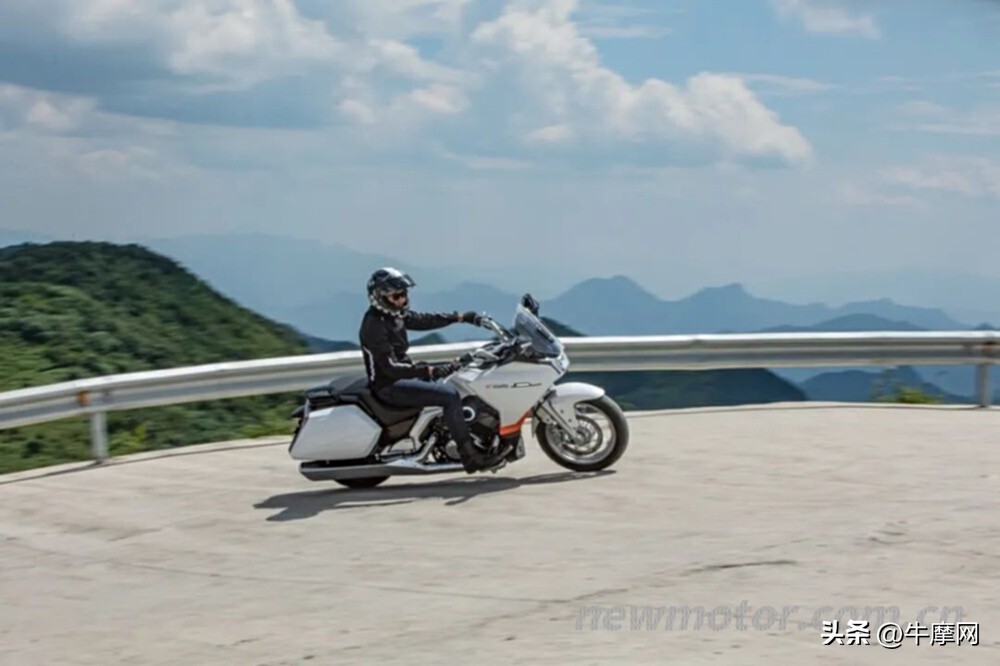 派方正式出圈!星舰324888元起,引力15013999元起|还有650巡航