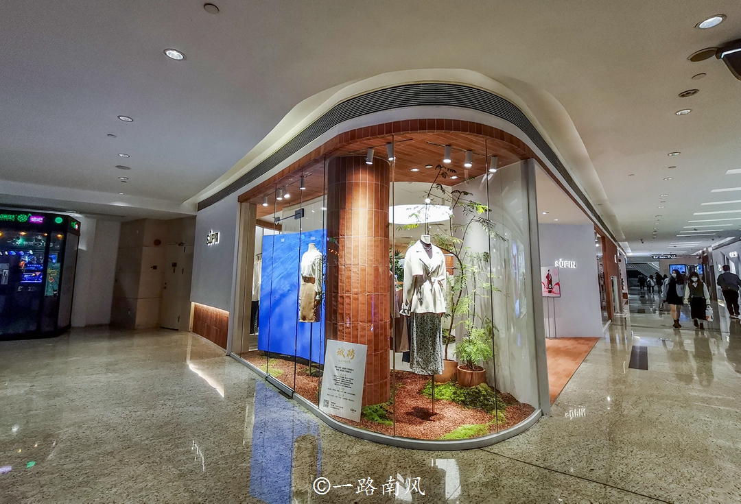 广州天河区人气商场，所在的位置原来是偏远郊区，现在却游人如织