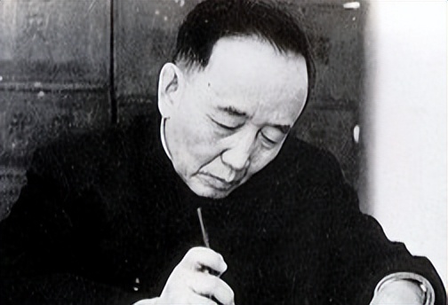 61年毛主席前往庐山，偶遇一名女舞蹈演员，不禁惊叹：好像我女儿